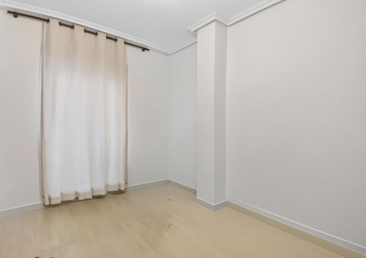 For sale - 2 Bedroom 1 Bathroom Apartment - Top Floor Apartment in Torrevieja - Torrevieja Centro  - Alicante