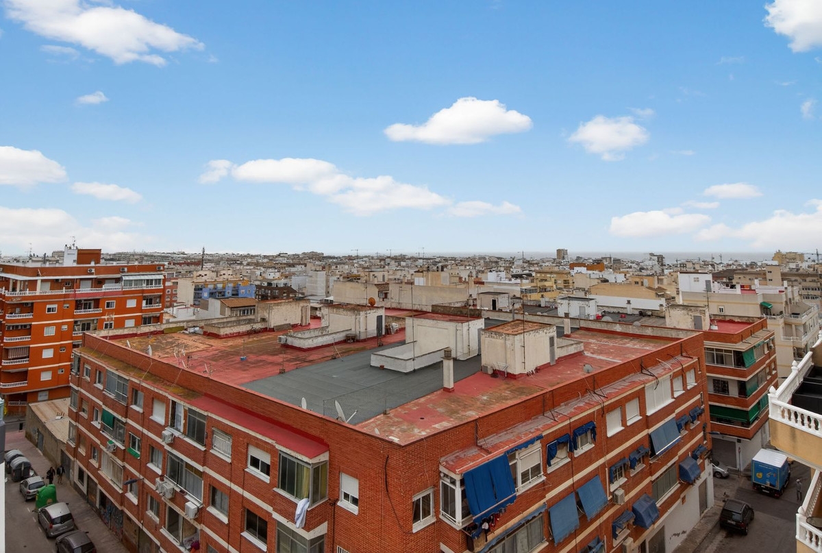 For sale - 2 Bedroom 1 Bathroom Apartment - Top Floor Apartment in Torrevieja - Torrevieja Centro  - Alicante