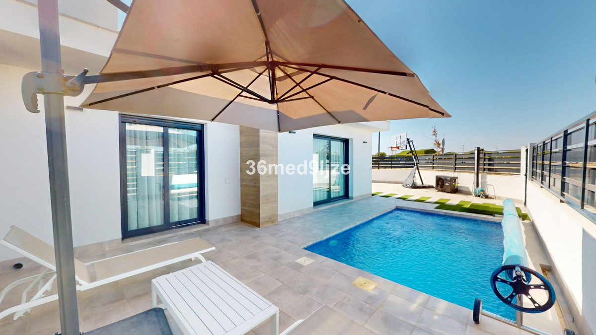 For sale - 3 Bedroom 3 Bathroom House - Detached Villa in Torre-Pacheco - Roldan  - Murcia