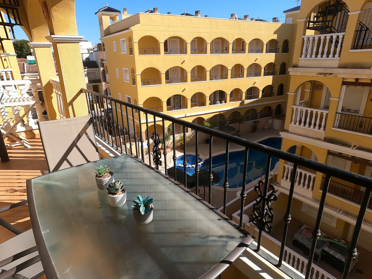 For sale - 2 Bedroom 1 Bathroom Apartment - Middle Floor Apartment in Algorfa - Algorfa Centro  - Alicante