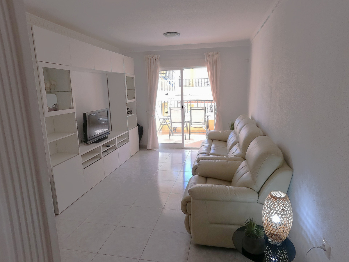 For sale - 2 Bedroom 1 Bathroom Apartment - Middle Floor Apartment in Algorfa - Algorfa Centro  - Alicante