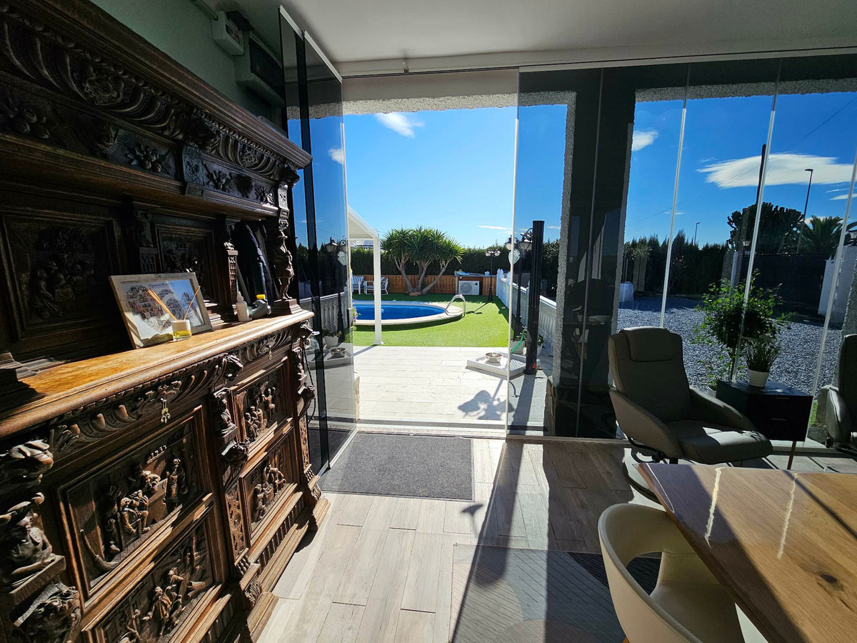 For sale - 4 Bedroom 4 Bathroom House - Detached Villa in San Fulgencio - San Fulgencio Centro  - Alicante