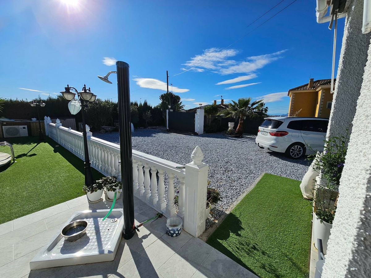 For sale - 4 Bedroom 4 Bathroom House - Detached Villa in San Fulgencio - San Fulgencio Centro  - Alicante