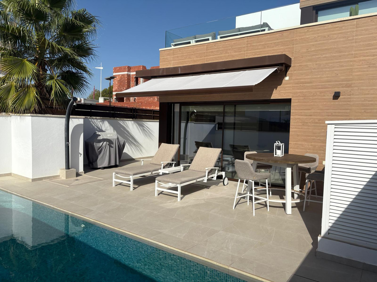 For sale - 3 Bedroom 3 Bathroom House - Semi-Detached House in Algorfa - La Finca Golf  - Alicante