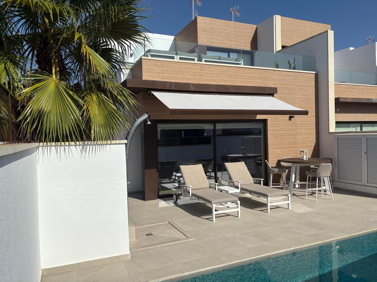 For sale - 3 Bedroom 3 Bathroom House - Semi-Detached House in Algorfa - La Finca Golf  - Alicante