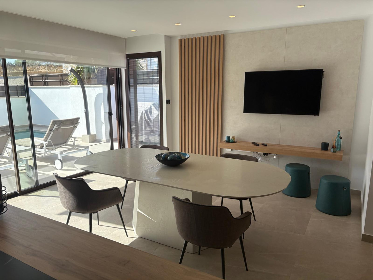 For sale - 3 Bedroom 3 Bathroom House - Semi-Detached House in Algorfa - La Finca Golf  - Alicante