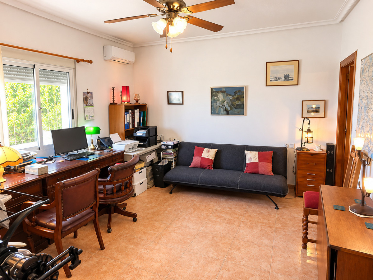 For sale - 3 Bedroom 2 Bathroom House - Finca - Cortijo in Orihuela - Orihuela Centro  - Alicante