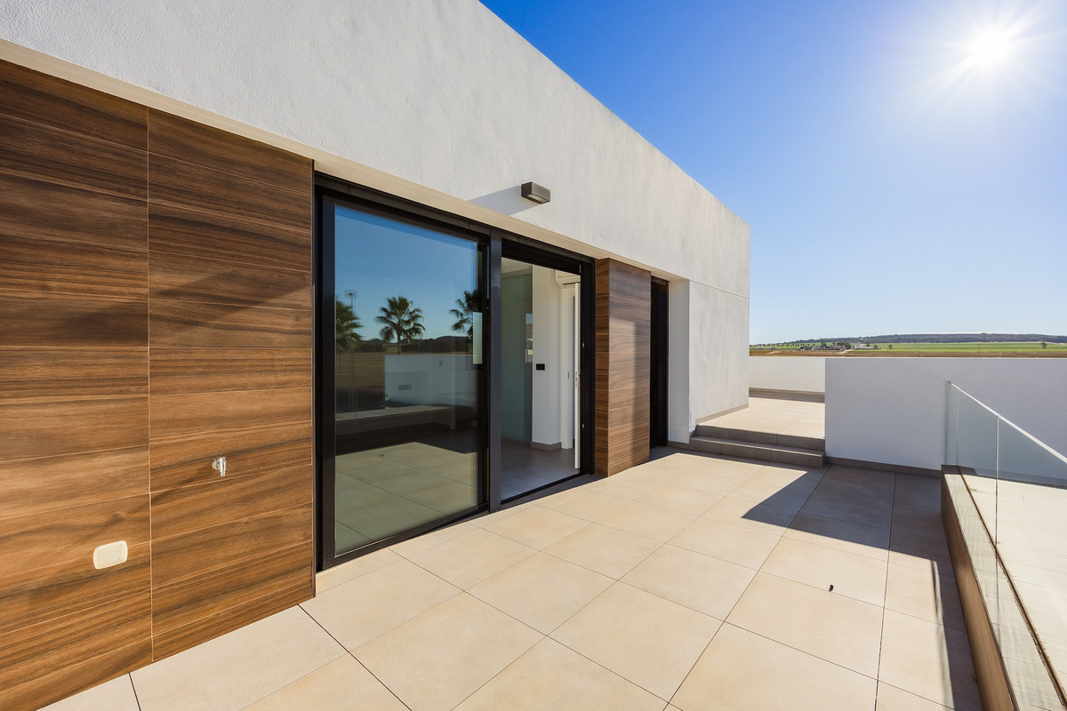For sale - 4 Bedroom 3 Bathroom House - Detached Villa in Algorfa - La Finca Golf  - Alicante