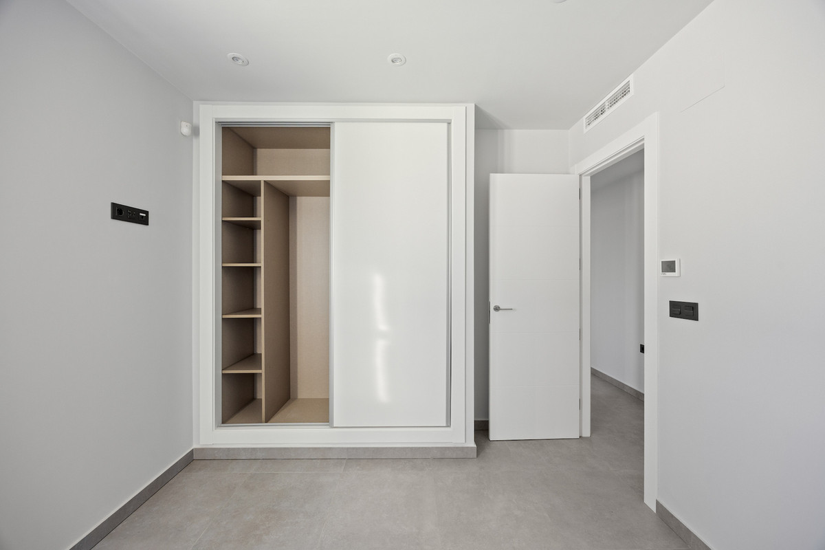 For sale - 4 Bedroom 3 Bathroom House - Detached Villa in Algorfa - La Finca Golf  - Alicante