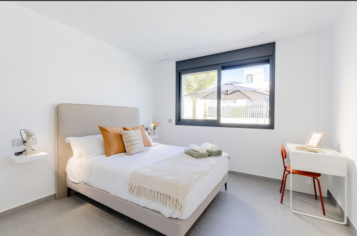 For sale - 3 Bedroom 2 Bathroom House - Detached Villa in Algorfa - La Finca Golf  - Alicante