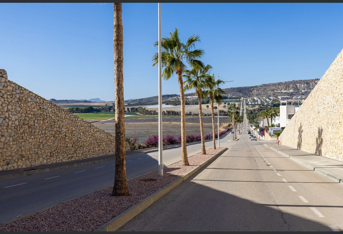 For sale - 3 Bedroom 2 Bathroom House - Detached Villa in Algorfa - La Finca Golf  - Alicante