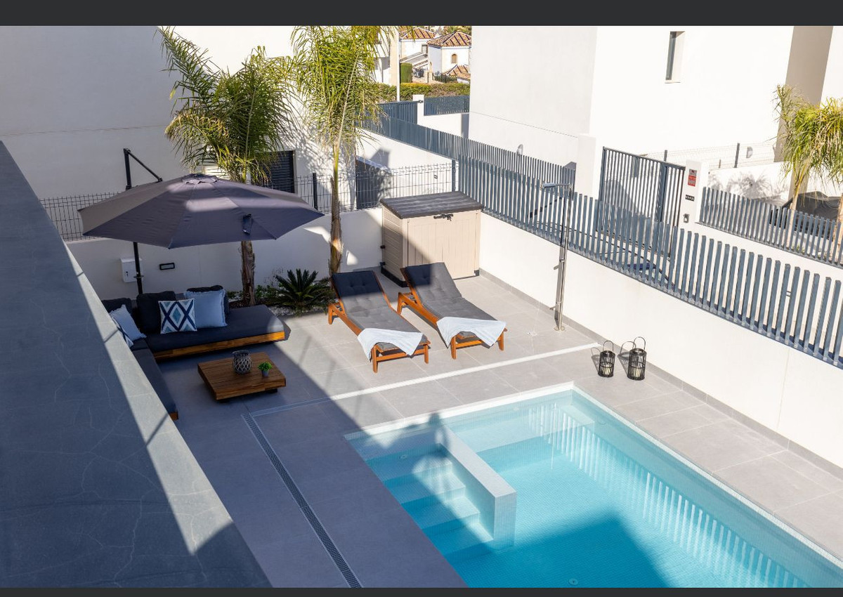 For sale - 3 Bedroom 2 Bathroom House - Detached Villa in Algorfa - La Finca Golf  - Alicante