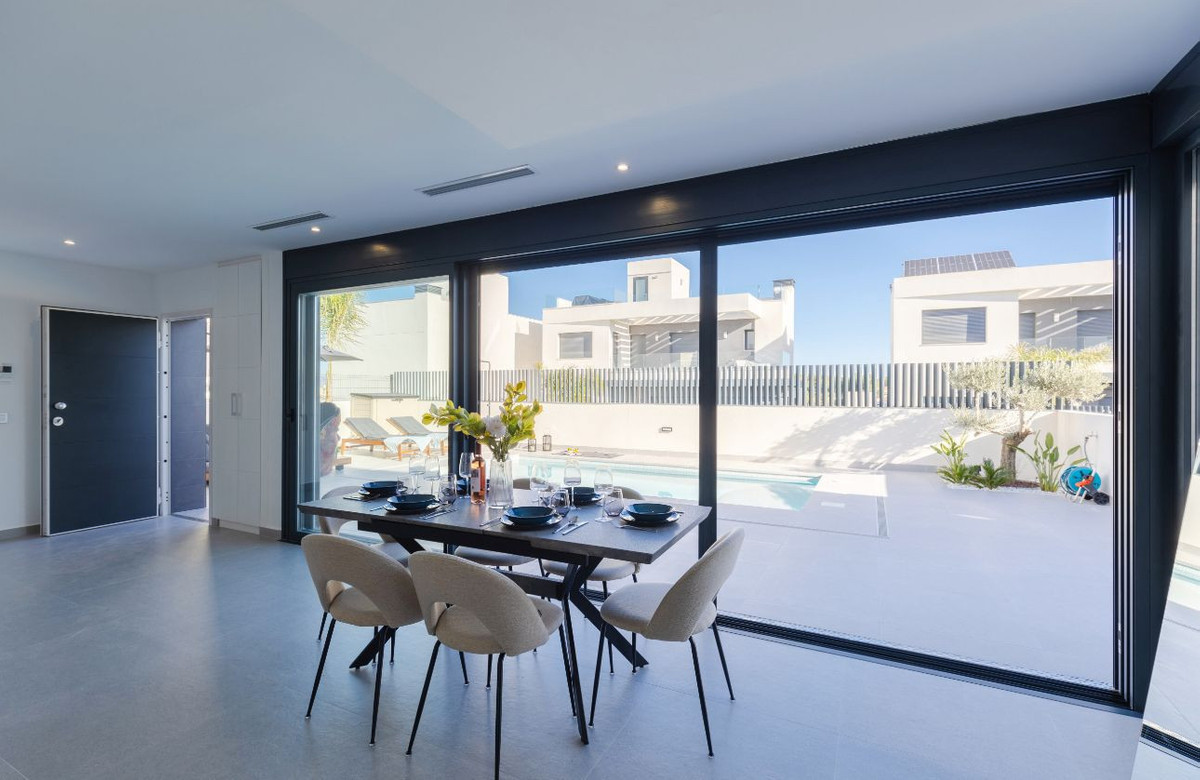 For sale - 3 Bedroom 2 Bathroom House - Detached Villa in Algorfa - La Finca Golf  - Alicante