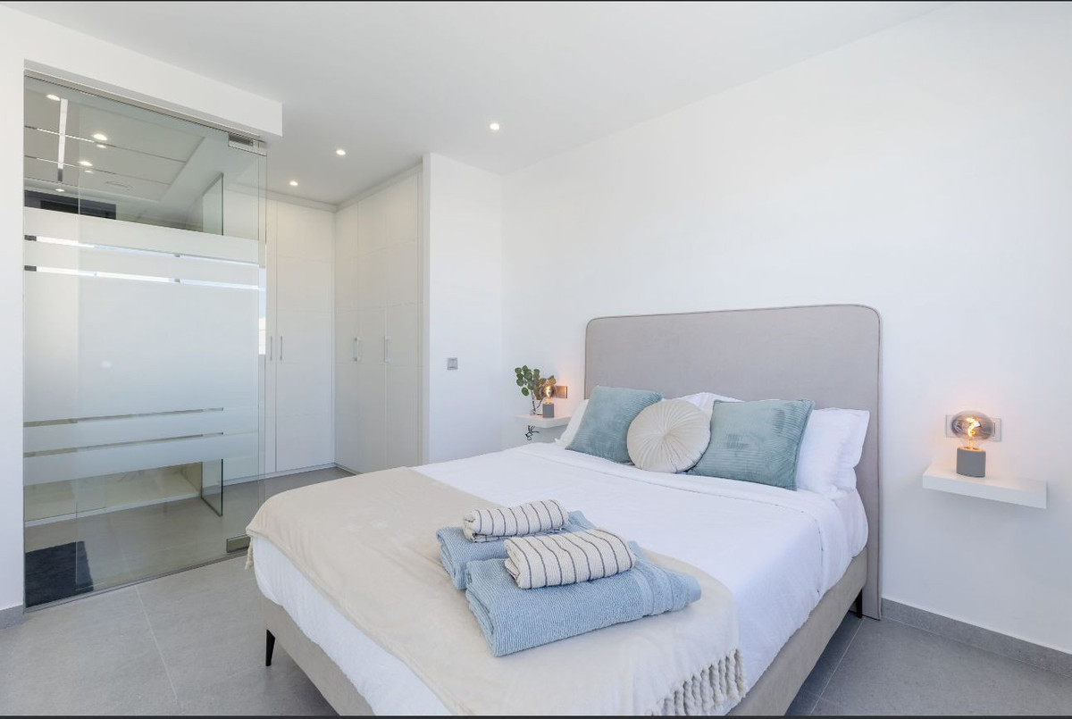 For sale - 3 Bedroom 2 Bathroom House - Detached Villa in Algorfa - La Finca Golf  - Alicante
