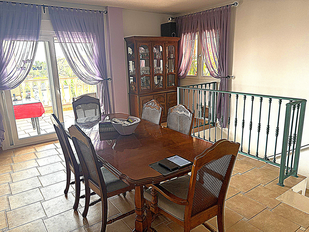 For sale - 3 Bedroom 2 Bathroom House - Detached Villa in Algorfa - Algorfa Centro  - Alicante