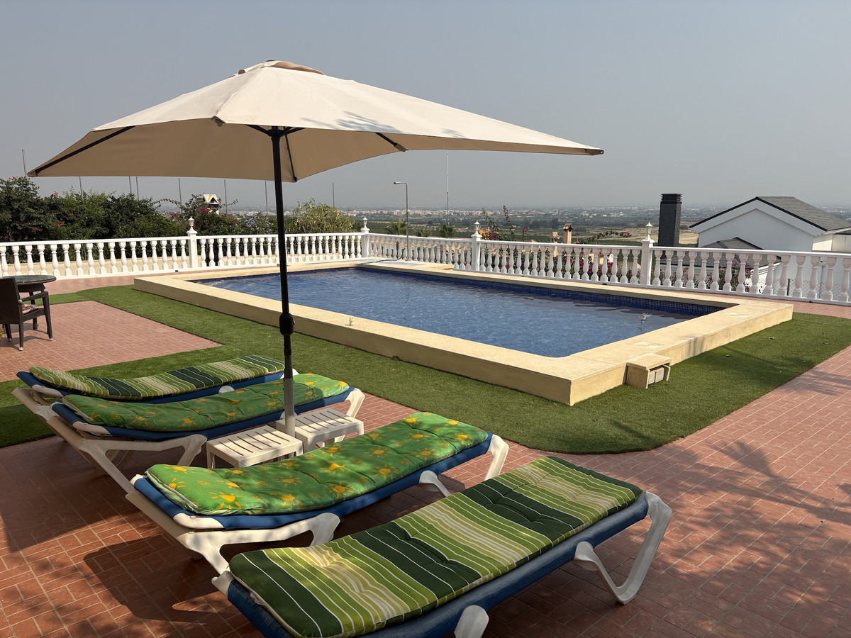 For sale - 3 Bedroom 2 Bathroom House - Detached Villa in Algorfa - Algorfa Centro  - Alicante
