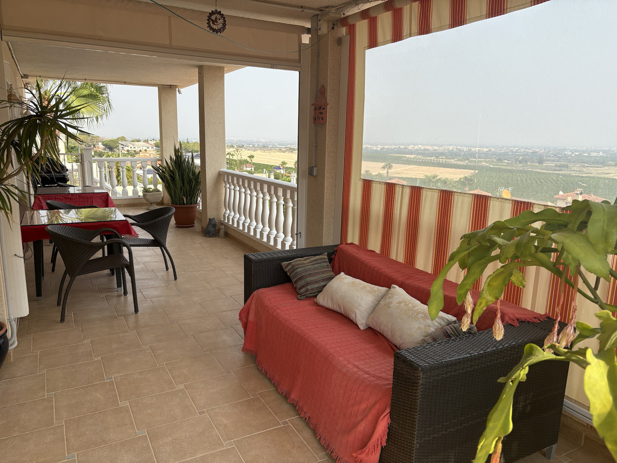 For sale - 3 Bedroom 2 Bathroom House - Detached Villa in Algorfa - Algorfa Centro  - Alicante