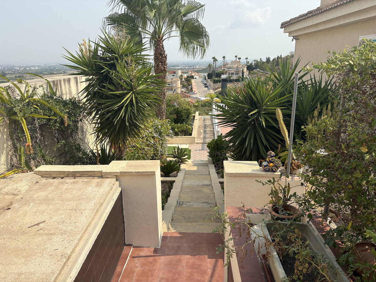 For sale - 3 Bedroom 2 Bathroom House - Detached Villa in Algorfa - Algorfa Centro  - Alicante