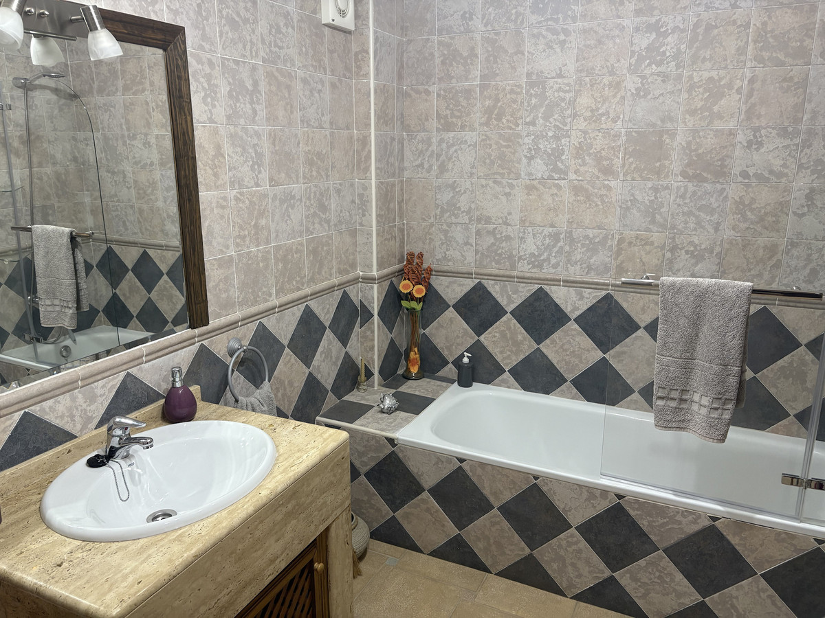 For sale - 3 Bedroom 2 Bathroom House - Detached Villa in Algorfa - Algorfa Centro  - Alicante