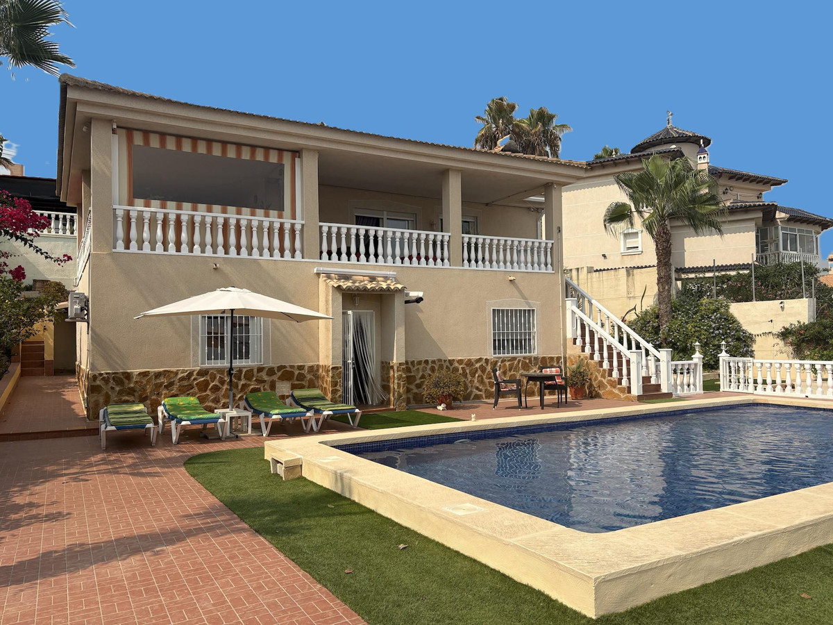 For sale - 3 Bedroom 2 Bathroom House - Detached Villa in Algorfa - Algorfa Centro  - Alicante