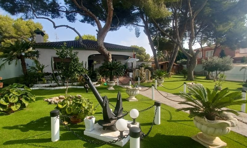 For sale - 3 Bedroom 3 Bathroom House - Detached Villa in Orihuela - Orihuela Costa  - Alicante