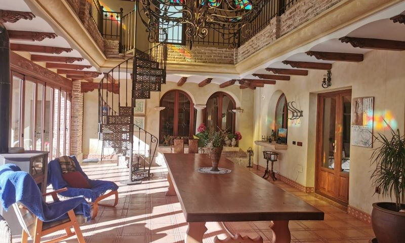 For sale - 4 Bedroom 4 Bathroom House - Detached Villa in Orihuela - Orihuela Centro  - Alicante