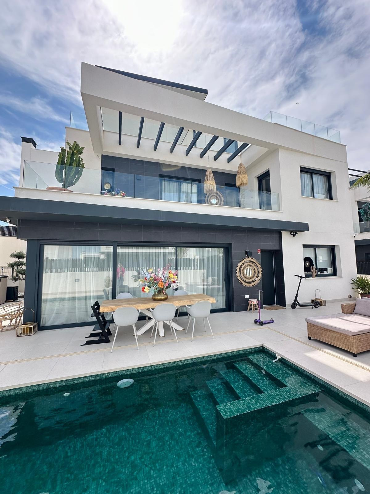 For sale - 5 Bedroom 4 Bathroom House - Detached Villa in Algorfa - La Finca Golf  - Alicante