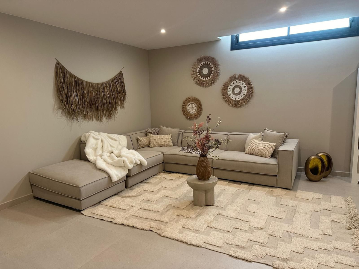 For sale - 5 Bedroom 4 Bathroom House - Detached Villa in Algorfa - La Finca Golf  - Alicante