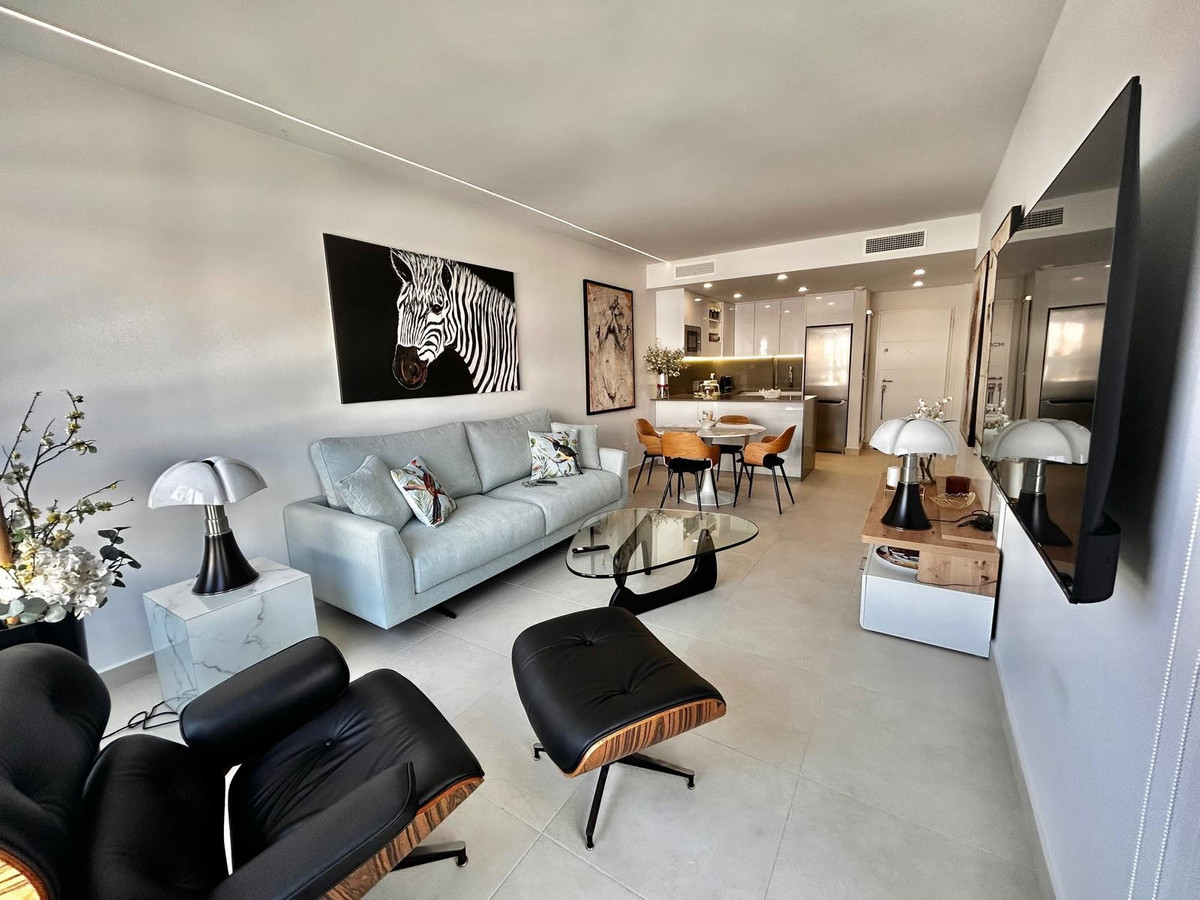 For sale - 3 Bedroom 2 Bathroom Apartment - Penthouse in Orihuela - Villamartin  - Alicante