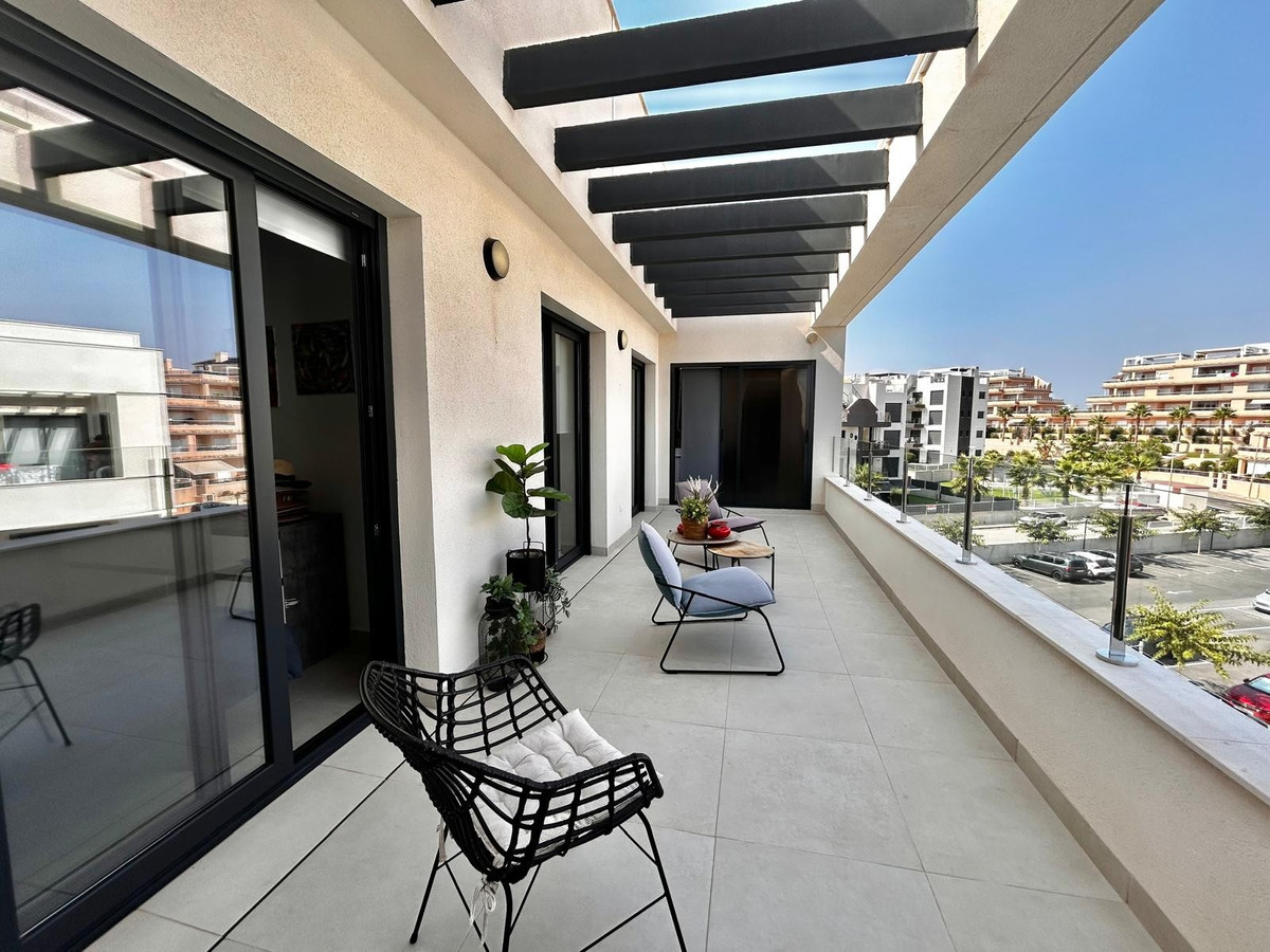 For sale - 3 Bedroom 2 Bathroom Apartment - Penthouse in Orihuela - Villamartin  - Alicante