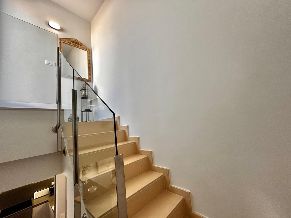 For sale - 3 Bedroom 2 Bathroom Apartment - Penthouse in Orihuela - Villamartin  - Alicante