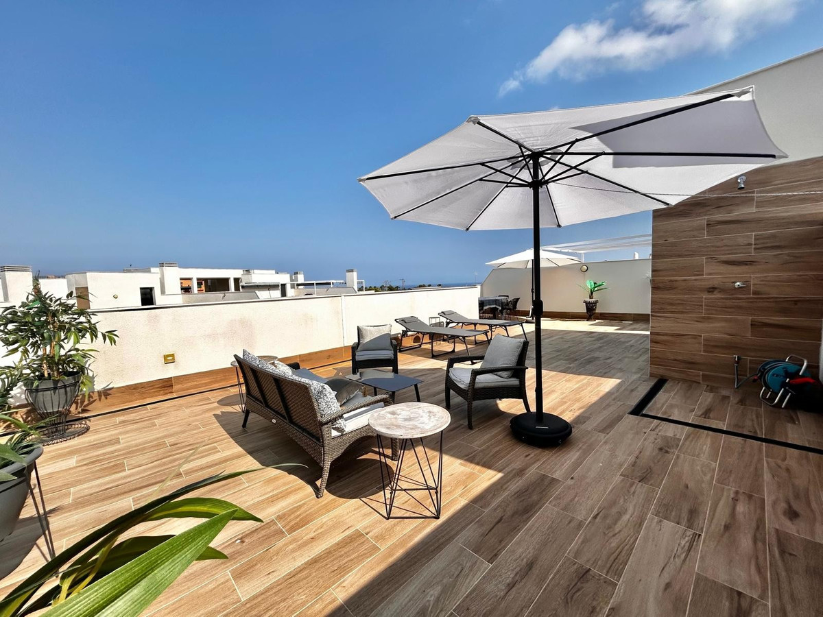 For sale - 3 Bedroom 2 Bathroom Apartment - Penthouse in Orihuela - Villamartin  - Alicante