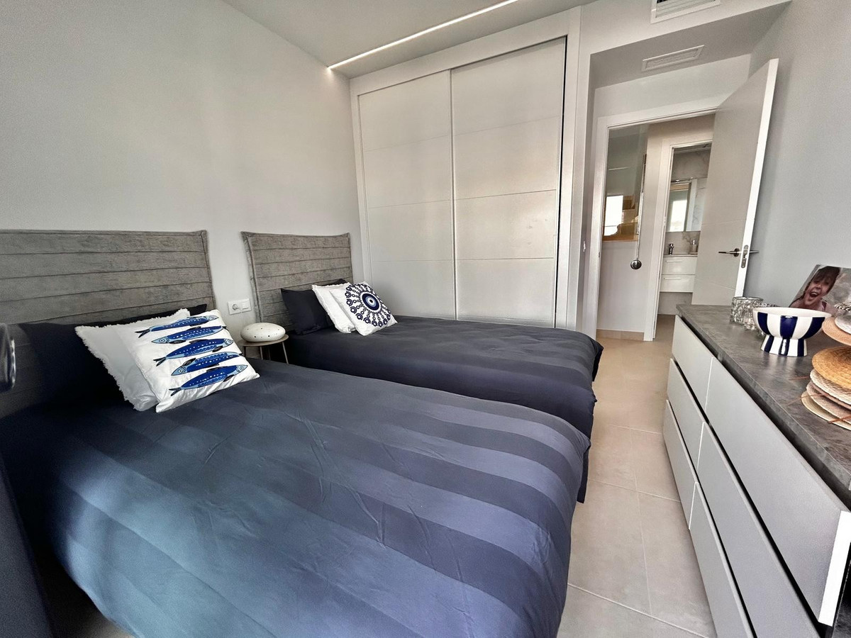 For sale - 3 Bedroom 2 Bathroom Apartment - Penthouse in Orihuela - Villamartin  - Alicante