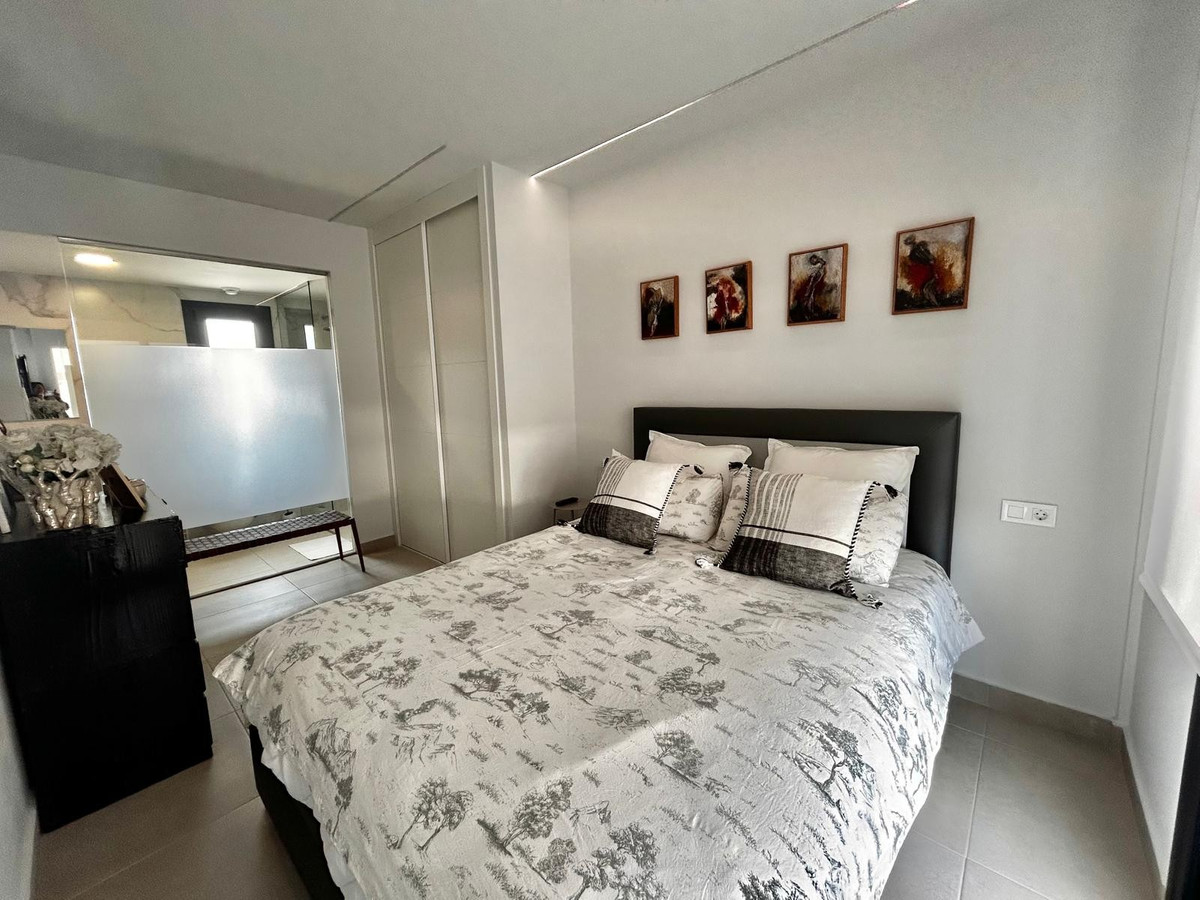 For sale - 3 Bedroom 2 Bathroom Apartment - Penthouse in Orihuela - Villamartin  - Alicante