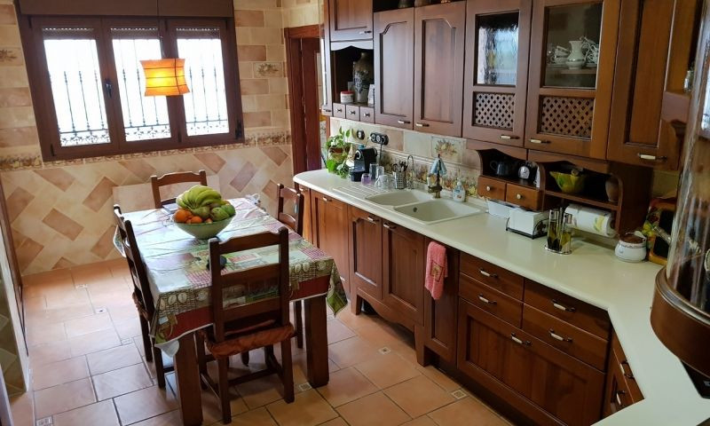 For sale - 4 Bedroom 3 Bathroom House - Detached Villa in Torrevieja - Torrevieja Centro  - Alicante