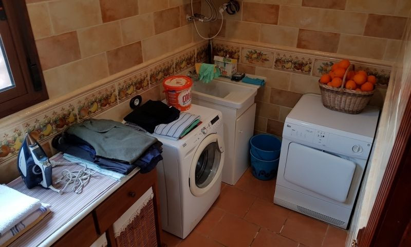 For sale - 4 Bedroom 3 Bathroom House - Detached Villa in Torrevieja - Torrevieja Centro  - Alicante