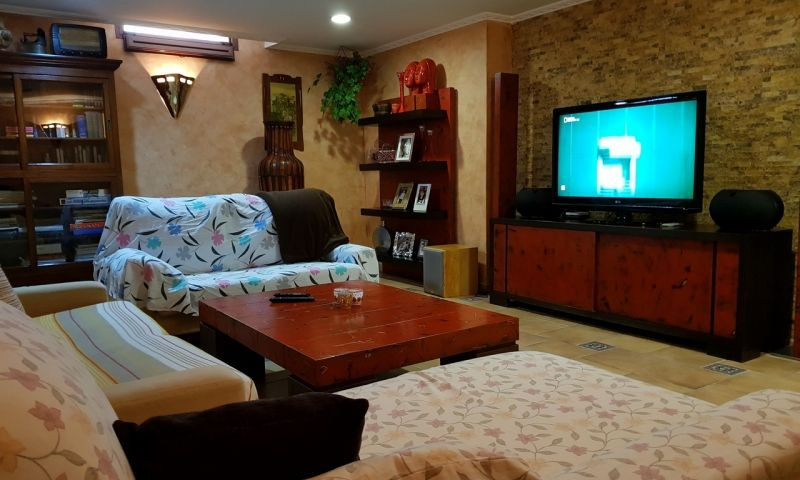 For sale - 4 Bedroom 3 Bathroom House - Detached Villa in Torrevieja - Torrevieja Centro  - Alicante