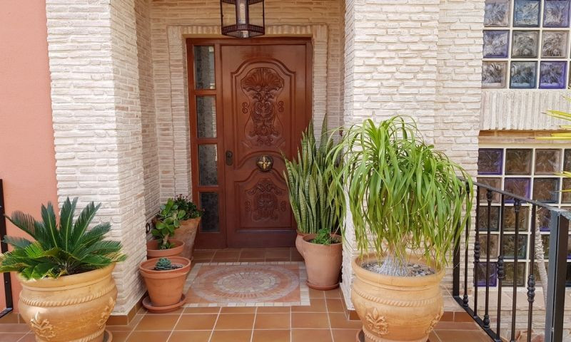 For sale - 4 Bedroom 3 Bathroom House - Detached Villa in Torrevieja - Torrevieja Centro  - Alicante