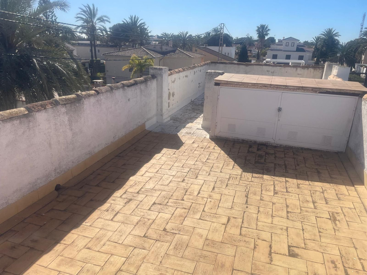 For sale - 4 Bedroom 3 Bathroom House - Detached Villa in Orihuela - Cabo Roig  - Alicante