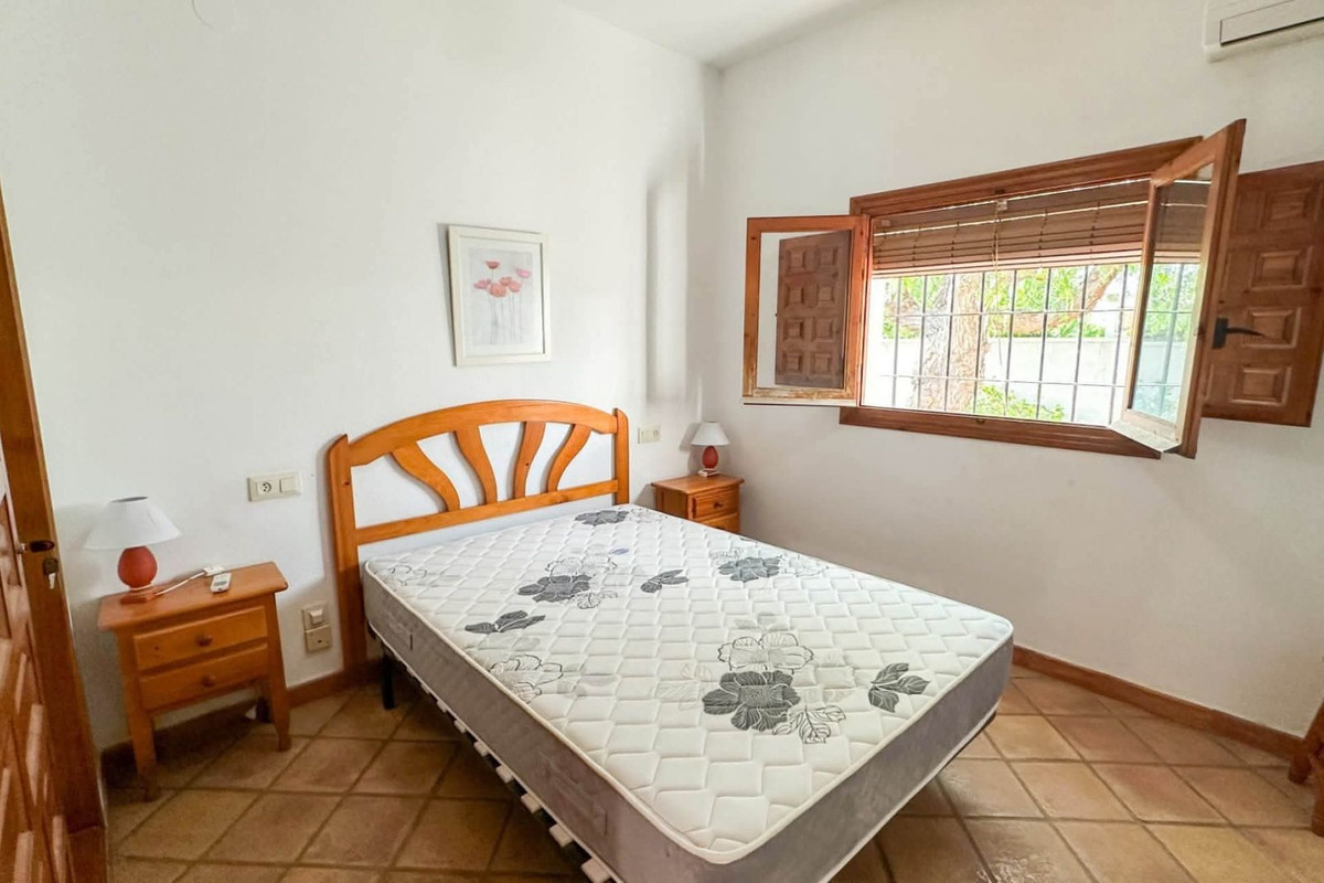 For sale - 4 Bedroom 3 Bathroom House - Detached Villa in Orihuela - Cabo Roig  - Alicante