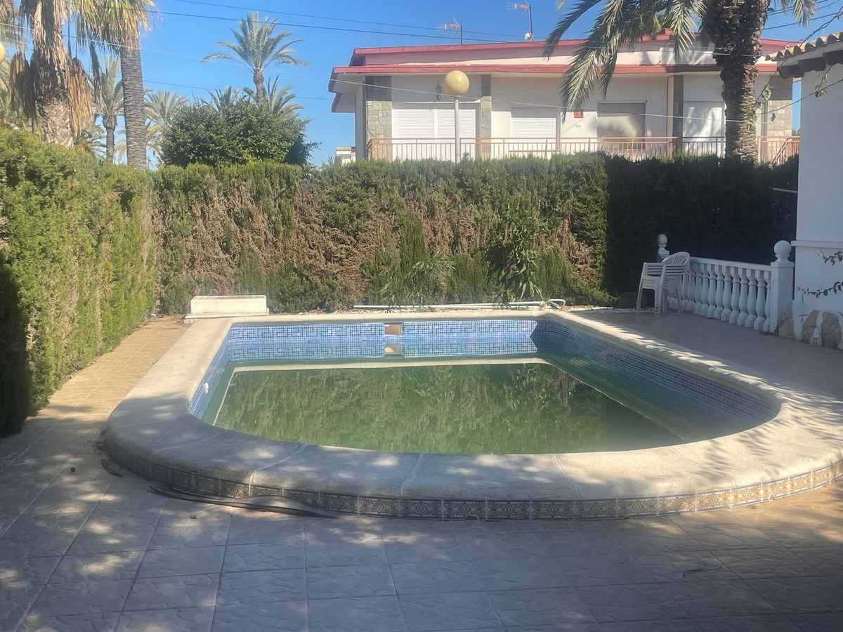 For sale - 4 Bedroom 3 Bathroom House - Detached Villa in Orihuela - Cabo Roig  - Alicante