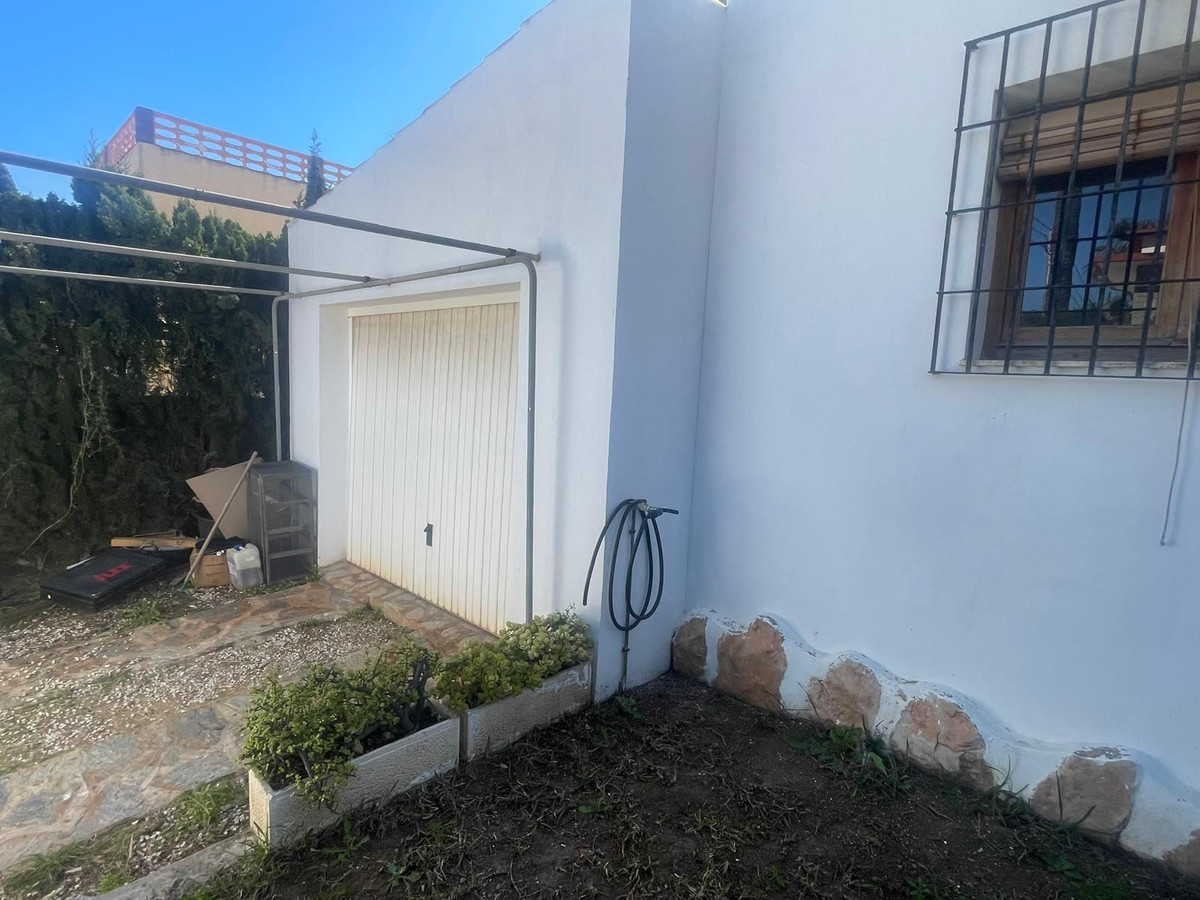 For sale - 4 Bedroom 3 Bathroom House - Detached Villa in Orihuela - Cabo Roig  - Alicante