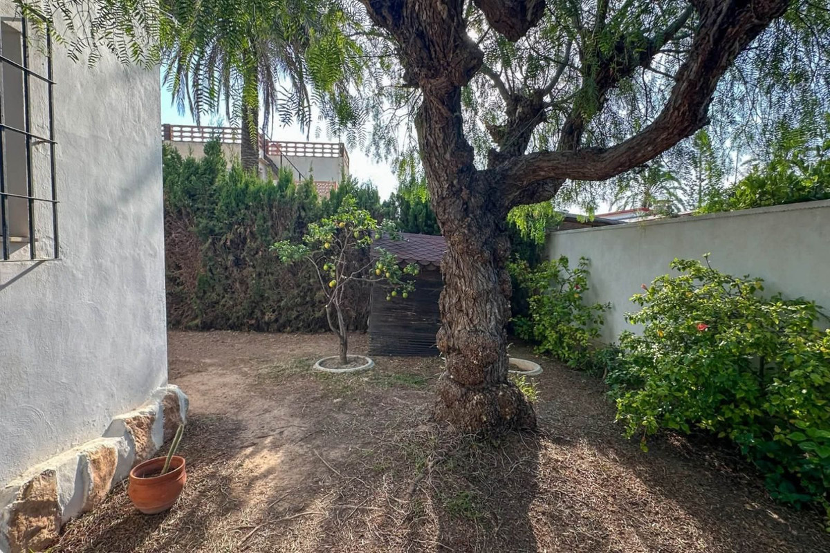 For sale - 4 Bedroom 3 Bathroom House - Detached Villa in Orihuela - Cabo Roig  - Alicante