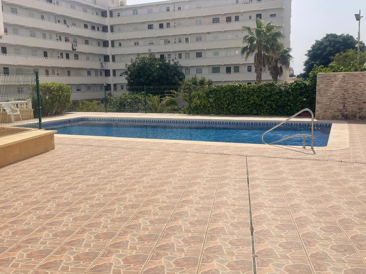 For sale - 1 Bathroom Apartment - Middle Floor Studio in Torrevieja - La Mata  - Alicante