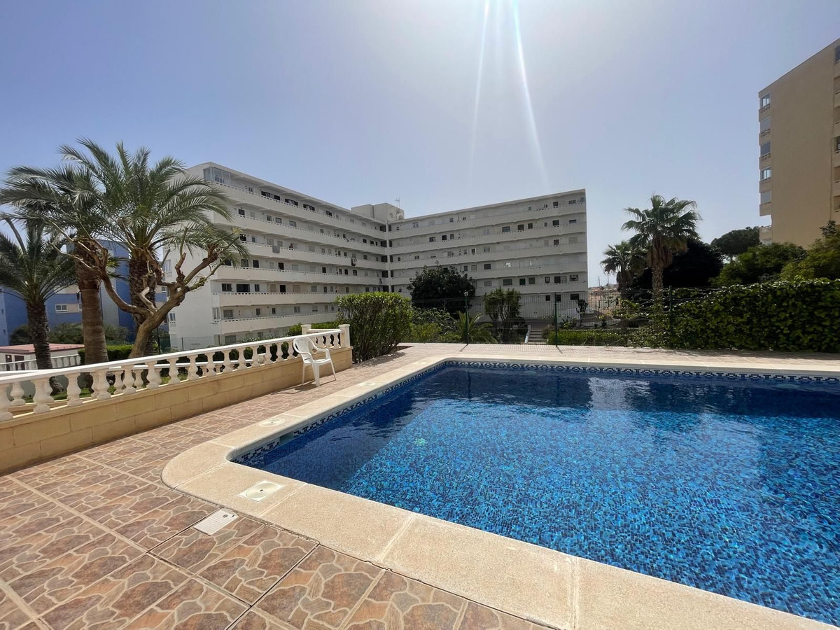 For sale - 1 Bathroom Apartment - Middle Floor Studio in Torrevieja - La Mata  - Alicante