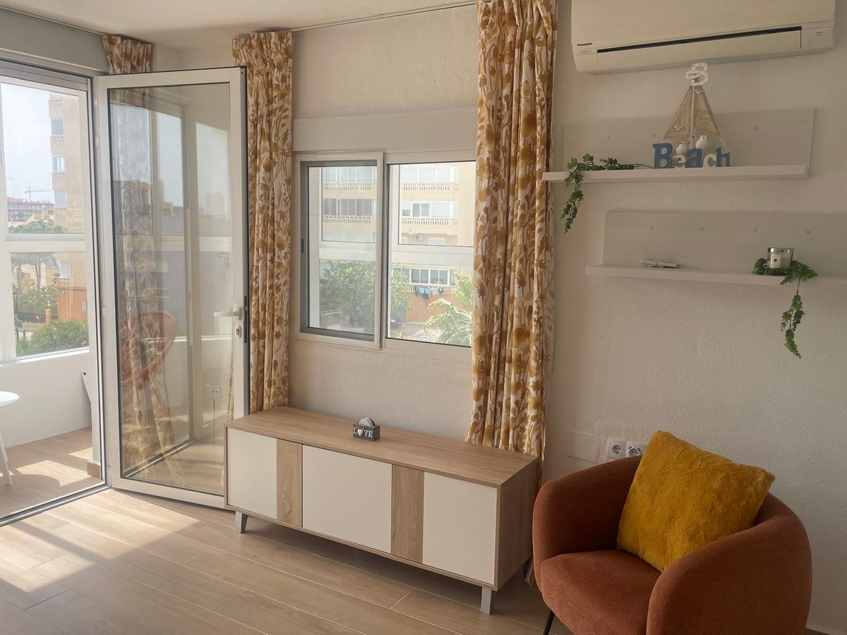 For sale - 1 Bathroom Apartment - Middle Floor Studio in Torrevieja - La Mata  - Alicante