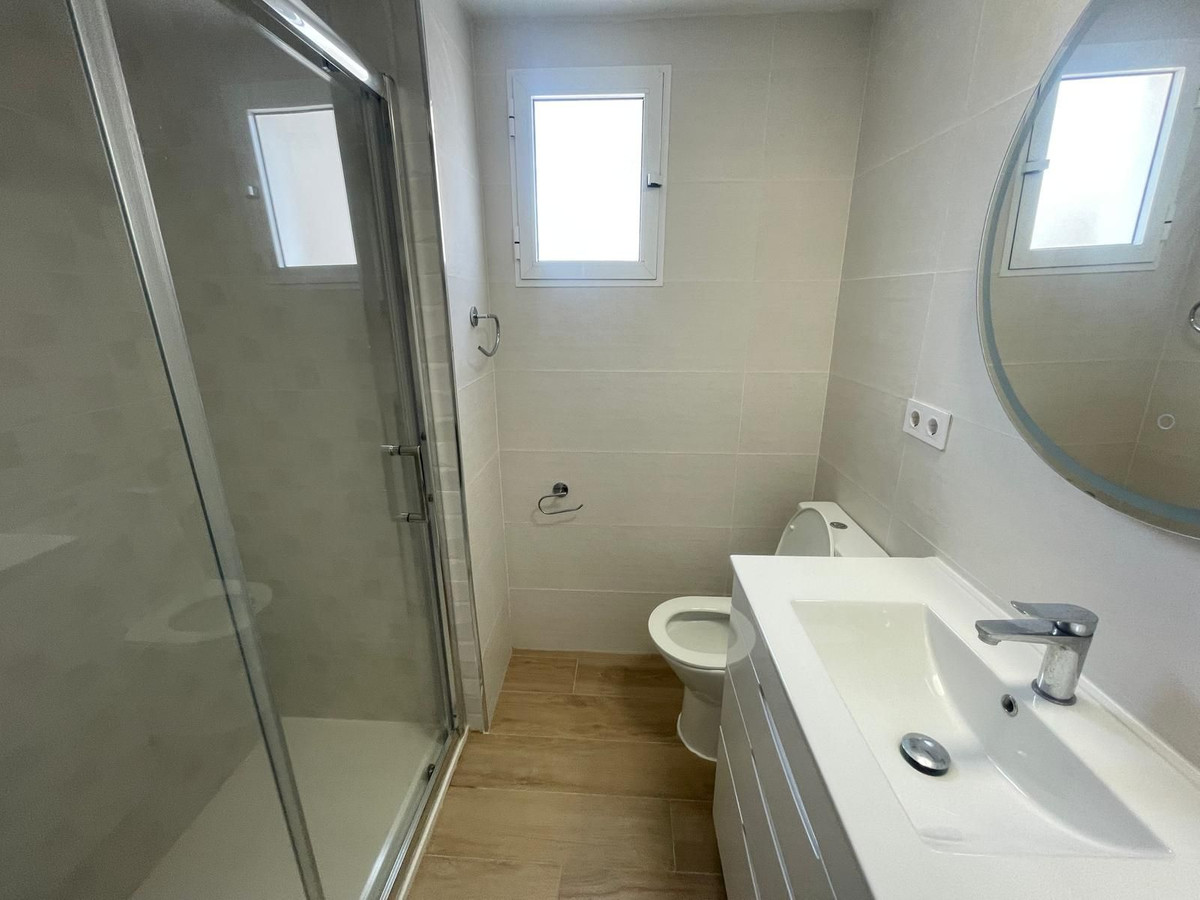For sale - 1 Bathroom Apartment - Middle Floor Studio in Torrevieja - La Mata  - Alicante