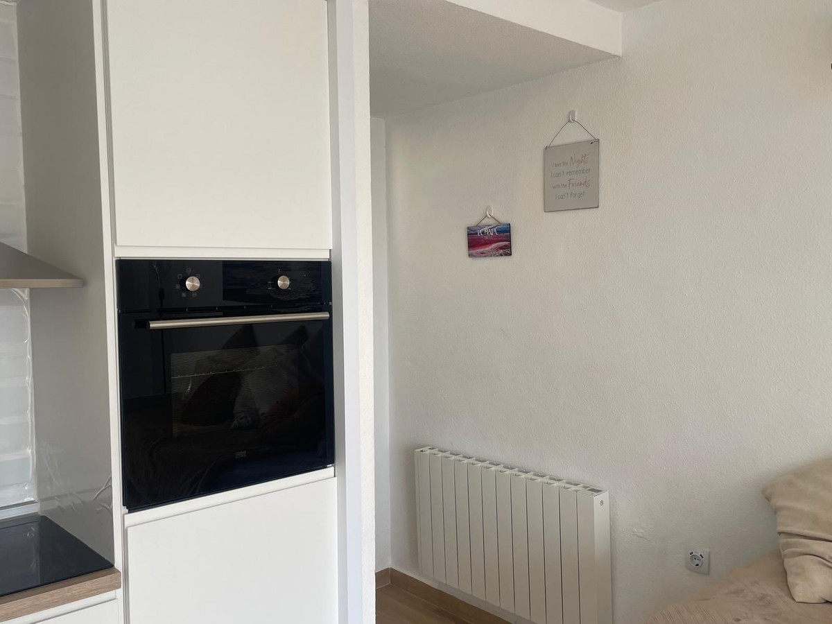 For sale - 1 Bathroom Apartment - Middle Floor Studio in Torrevieja - La Mata  - Alicante