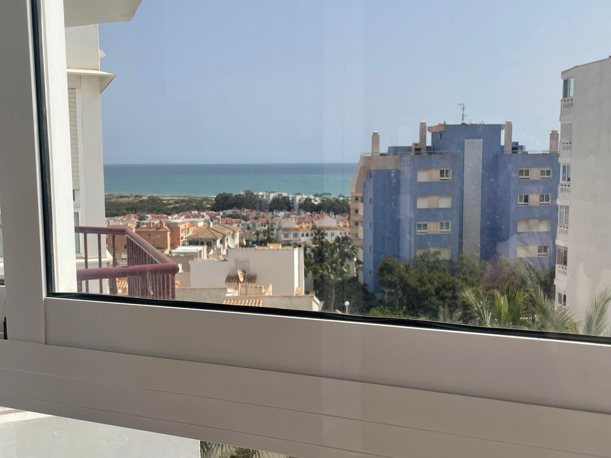 For sale - 1 Bathroom Apartment - Middle Floor Studio in Torrevieja - La Mata  - Alicante