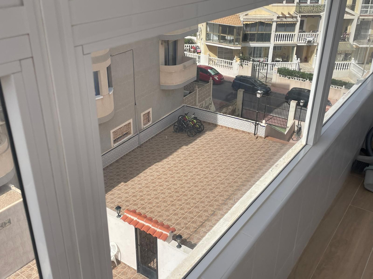 For sale - 1 Bathroom Apartment - Middle Floor Studio in Torrevieja - La Mata  - Alicante